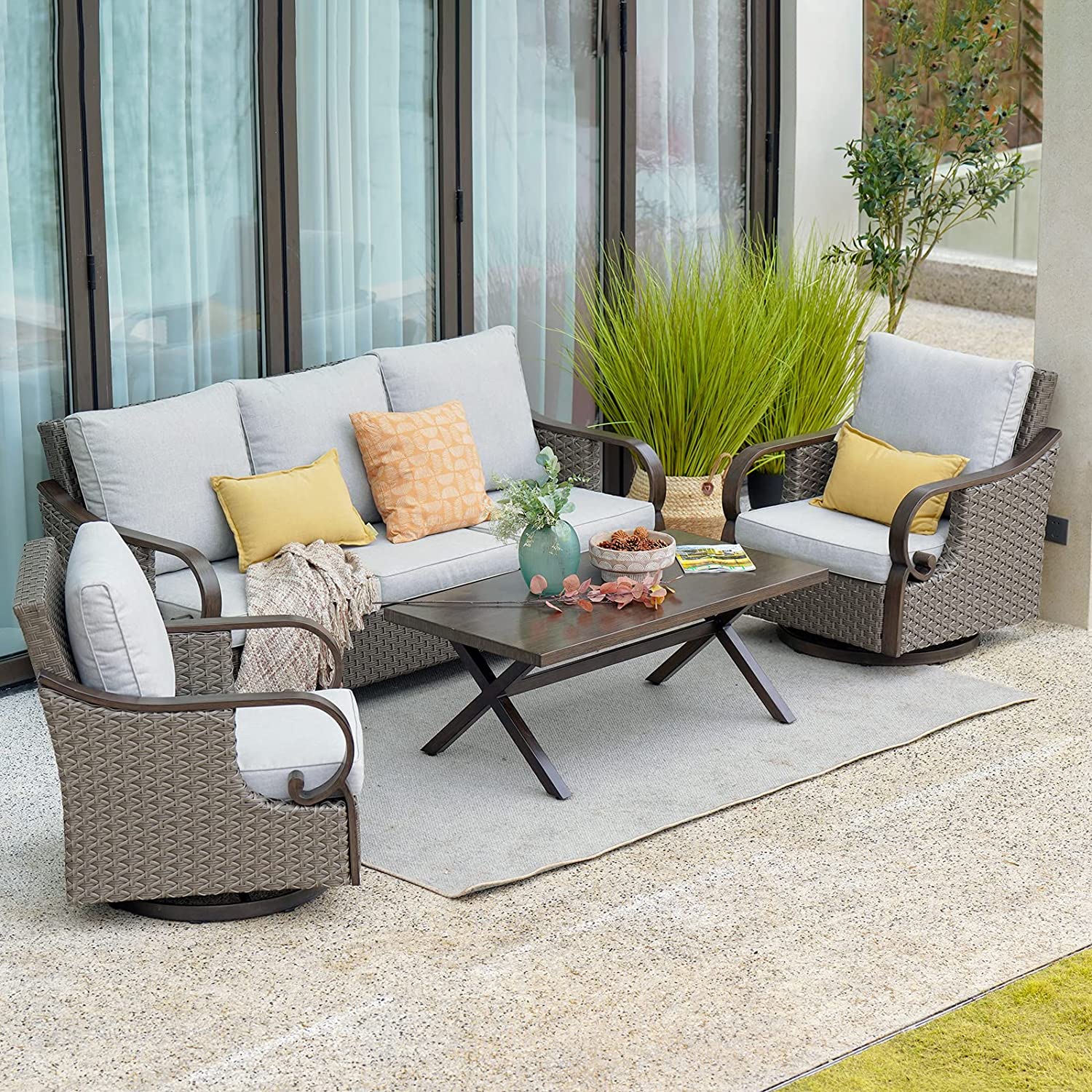 4-piece patio set with swivel chairs 